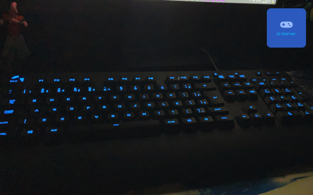 Teclado Gamer Logitech G213